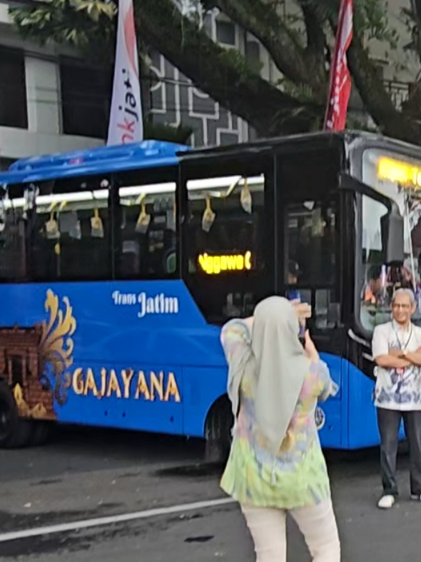 20/11/2025 Resmi dioperasikan oleh Kepala Daerah Malang Raya dan Gubernur Jatim Bus TRANS JATIM Koridor 8 Malang Raya, yang saat ini memiliki rute Malang - Batu, dan sebaliknya. #malang #malanghebat #malangterkini #malangupdate #infomalangterbaru