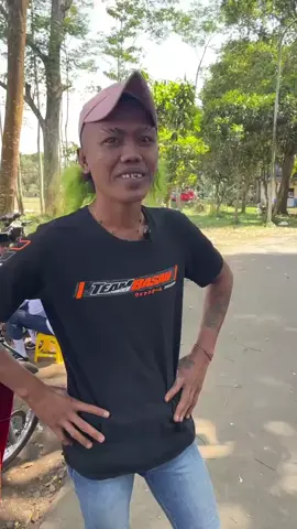 wong unik wayae tampil@irullstreet 