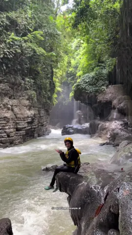 Green Canyon seindah ini masa kalian gak mau kesini🐚🍃✨ Book your trip now WhatsApp: 08978036000 #bodyraftinggreencanyon_id  #greencanyonpangandaran  #batukaras  #pangandaran  #foryou 