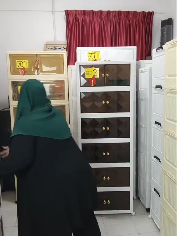 Almari cabinet ni cantik sangat taw. Design dia moden betul . Boleh simpan macam2 dalam almari cabinet ni . Memang cantik tersusun je #cabinet #cabinets #plastic cabinet open top with an #cabinetstorage #cabinetorganizer #almariplastik #almariplastikbertingkat #almariplastikmurah #almariplastikviral #almariplastiksebaguna #almarikabinet #storagecabinet