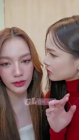 นี่เราชิฟคู่จริงกันอยู่หรอ 😳 #TKNURxGLOnAir #nurdesoraya #TKphinyanech #TKNur #DangerousQueenTheSeries