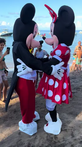 Retrouvez nos mascottes chaque week-end jusqu’au 28 Décembre à l’hôtel Trevani pour ravir les tout petits comme les grands . #hotelTrevani @le_trevani #mayo#mayotte976🇾🇹🌴🤣foryoupage #mayotte976💕🇾🇹🇲🇬🇰🇲 #oceanindien 