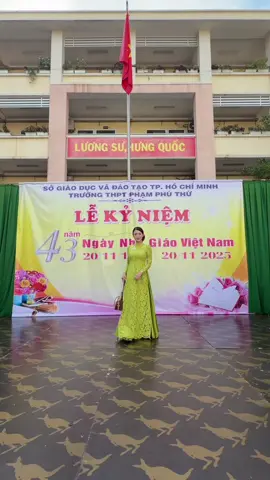 Trả lời @Bánh mỳ cháyyy Mùa 20/11 thứ témmm #teacherthảohương #Mialala #Dangkieu #SuperPushUpBra