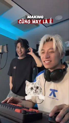 Dù đã tạm biệt chương trình nhưng hang 🐍 vẫn hoạt động mạnh mẽ và vẫn phải ăn Bột Ngọt đều đều của ổ 🐍  @Ryn Lee người đầu tiên hưởng thức Bột Ngọt sẽ ra sao🤡 #rynlee #buiduyngoc #anhtraisayhi #anhtraisayhi2025 