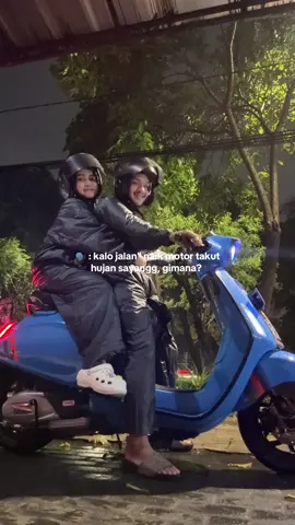 yaa hujan hujanan lahh😜 #jashujan 