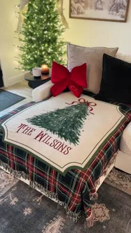 So beautiful! 🙌🏻 Don’t miss it! Order yours today!  . #christmasblanket #christmasdecor #christmasdecorating #throwblanket #personalizedgifts 