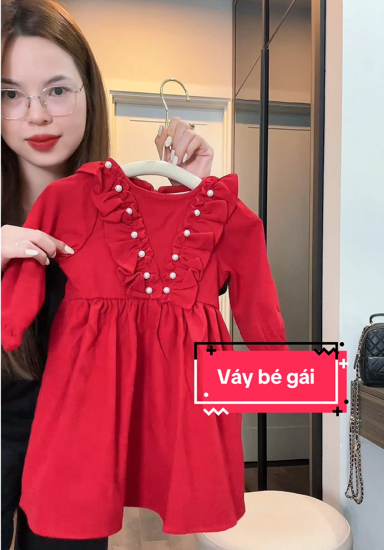 Váy cho bé gái, chất nhung chéo vừa phải xinh lắm nha! Lễ tết là hợp lý lắm ah! #melami #quanaotreem #vaybegai #vaynoelbegai #vaytetchobegai 