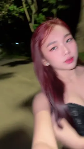 Kita yung hair extension ko😭