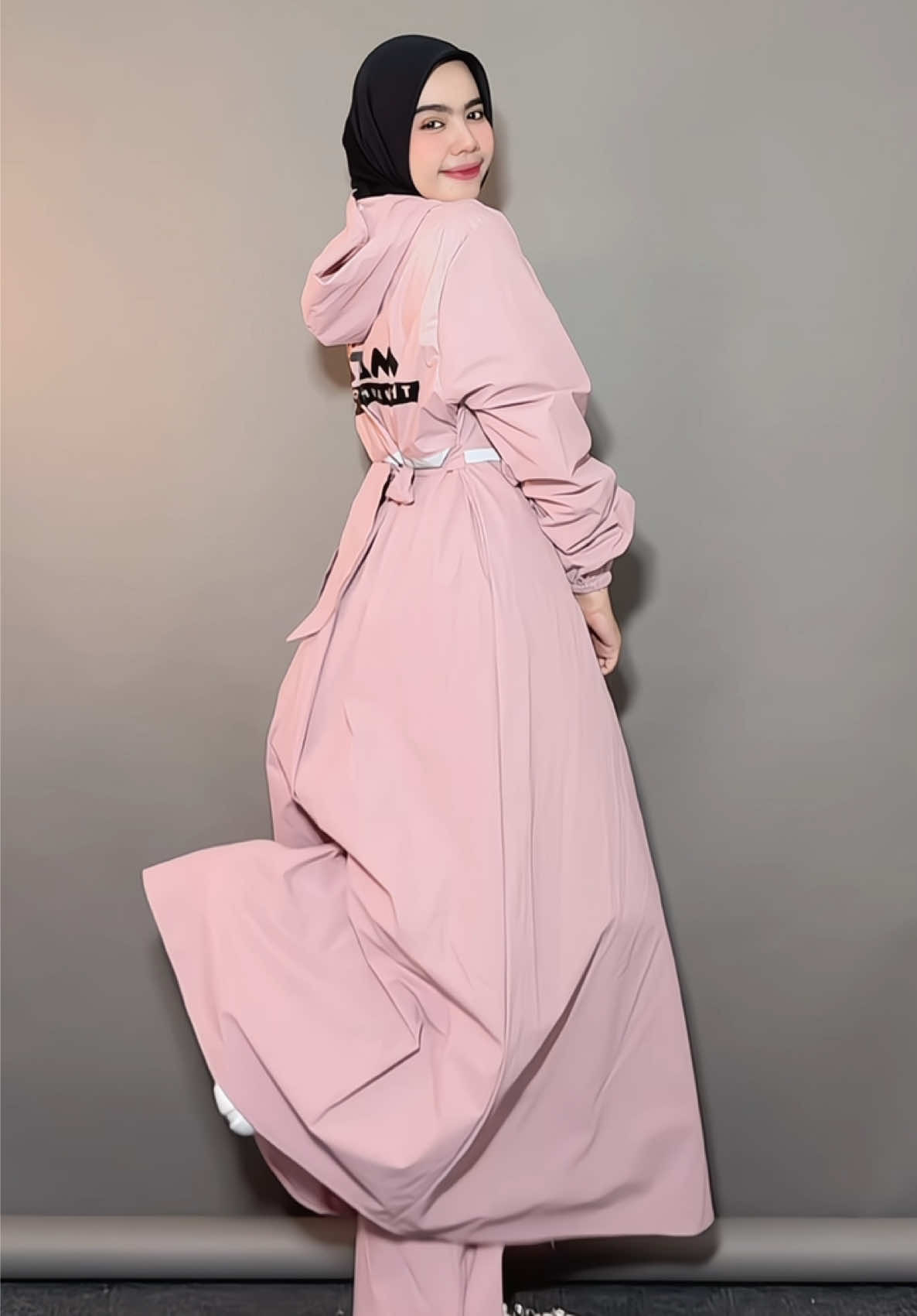 Gapapa deh hujan terus klo punya jas hujan gamis selucu ini😍#jashujan #jashujanwanita #jashujandress #jashujangamis #jashujanjumbo 