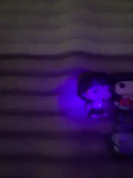 На одном персонажи снизу букву не видно, если что название Stranger Things 