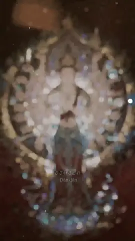 10 CÁCH ĐƠN GIẢN TẠO 3000 VIỆC THIỆN GIÚP THAY ĐỔI VẬN MỆNH 1. Lễ Phật 3000 lạy. Dễ nhất là theo kinh Hồng Danh Tam Thiên Phật.  2. Lễ Pháp, tức lạy Kinh Pháp Hoa. Kinh Pháp Hoa bản Việt dịch do Hòa thượng Thích Trí Tịnh dịch (từ bản Hán của Ngài Cưu Ma La Thập)  3. Lễ Tăng, lễ chư đại Bồ tát như Văn Thù Bồ Tát, Phổ Hiền Bồ Tát, Quán Âm Bồ Tát, Địa Tạng Bồ Tát 3000 lạy; hoặc phát nguyện đến các pháp hội trai Tăng đảnh lễ hay cúng dường 3000 vị Tăng. 4. Ấn tống hình, tượng Phật, bằng cách đăng lên các nền tảng xã hội 3000 hình Phật. 5. Ấn tống kinh Phật, bằng cách cúng dường file hoặc trích dẫn kinh điển, rộng kết thiện duyên đến 3000 người. 6. Phát nguyện dâng 3000 ngọn đèn lên chư Phật.  7. Hoặc dâng hương cúng dường 3000 nén trầm lên chư Phật. 8. Hay dâng trà/nước cúng dường trước tượng Phật 3000 chén nước.  9. Phóng sanh 3000 con vật, nhất là các loài cá chép có bầu, ốc, sẽ nhanh chóng thành tựu. 10. Khuyến hoá 3000 người làm các việc công đức. Thật ra, quý vị muốn phát tâm làm 3000 việc lành rất dễ. CHỈ CẦN CÓ TRÍ TUỆ, TÙY THEO HOÀN CẢNH MÀ THỰC HIỆN.  KHÔNG ĐỢI CÓ TIỀN MỚI LO LÀM PHƯỚC. CHỈ CẦN CHÍ THÀNH, THÌ NHẤT ĐỊNH SẼ CẢM ỨNG. Được vậy, số phận quý vị sẽ chuyển biến tốt đẹp. Nguồn: Thày Thích Như Dũng Nam Mô Bổn Sư Thích Ca Mâu Ni Phật 🙏 Nam Mô A Di Đà Phật 🙏 Nam Mô Đại Bi Quán Thế Âm Bồ Tát 🙏 #tutapphatphap #AnLạcBìnhAn #