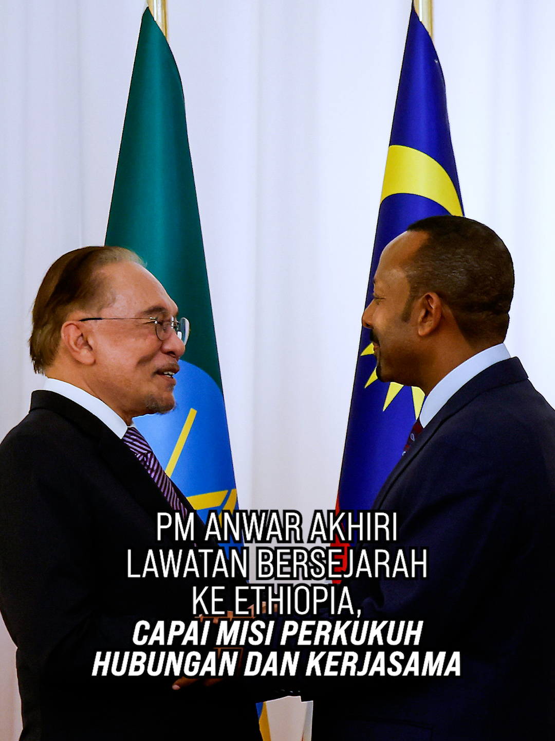 Perdana Menteri Datuk Seri Anwar Ibrahim mengakhiri lawatan selama tiga hari ke Ethiopia dengan mencatatkan kejayaan melalui perbincangan yang produktif mengenai potensi bidang kerjasama yang saling memberikan manfaat. #VideoBernama #BernamaNews #Ethiopia @anwaribrahimofficial
