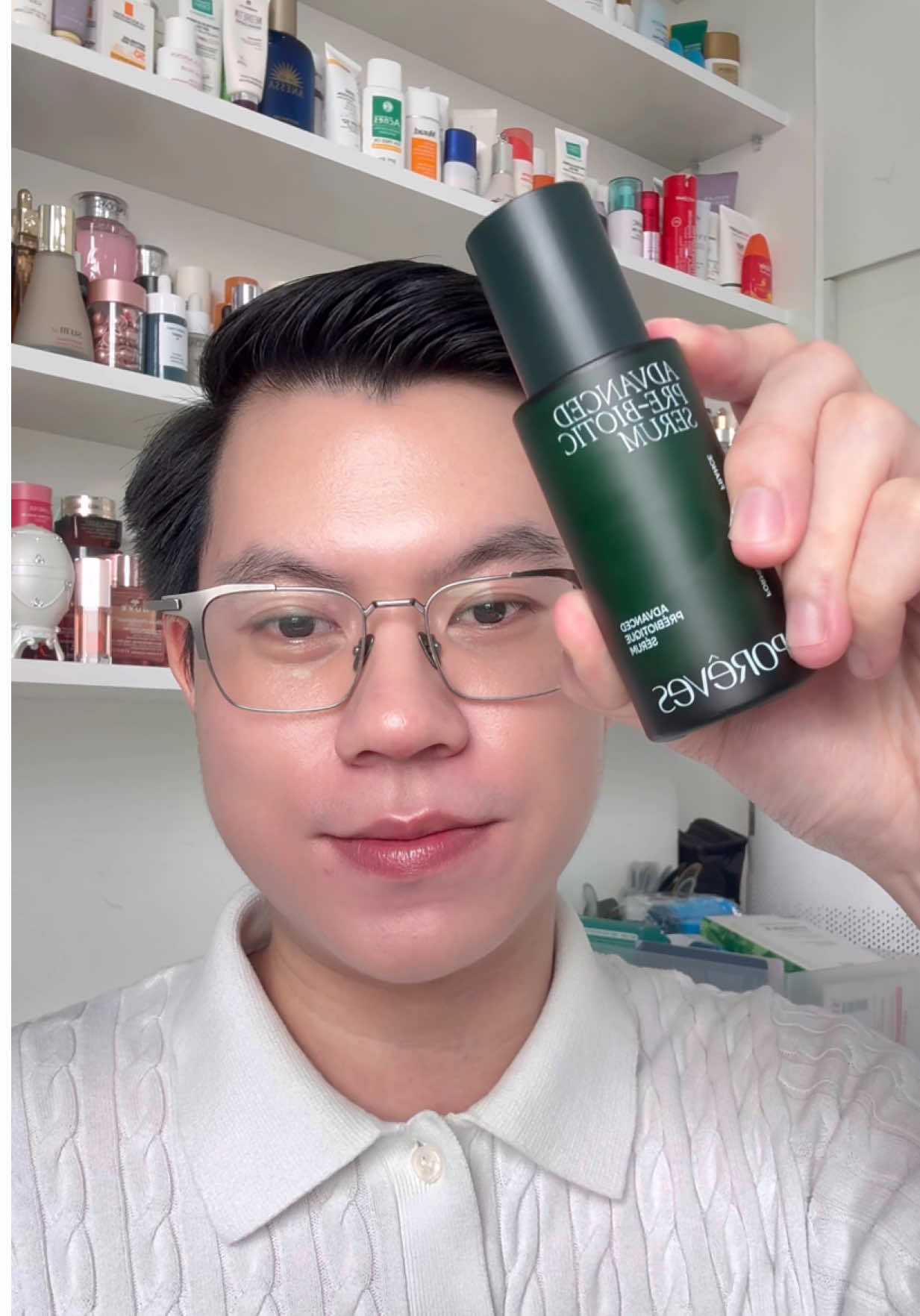 Danh sách trọn bộ những sản phẩm phục hồi da đỉnh nóc xịn xò cho da đang treatment căng bóng với Retinol! Cả nhà tham khảo nha. Các sản phẩm mình nhắc tới trong video:  - Dầu tẩy trang @shu uemura  - Sữa tẩy trang Douceur Galateis @Lancome Vietnam  - Sáp tẩy trang Clayge @HAYARI OFFICIAL  - Sữa rửa mặt Sen Hậu Giang @Cocoon Vietnam  - Toner Ceramidin @Dr.Jart Viet Nam  - Nước thần keo ong Propolis Essence & ampoule keo ong Energy @CNP Laboratory VN  - Toner nấm Calming Mushroom @GGG Cosmetics Official  - Milky Toner & serum Ceramic của @TIRTIR Inc.  - Serum HA Ultra Filler @Bibala Việt Nam  - Aqua Soothing Ampoule @Real Barrier  - Serum tiền lợi khuẩn PreBiotics & kem dưỡng Cica Barrier @PORÊVES  - Serum B5 @Ekseption VN  - Ampoule tảo biển @Healara Việt Nam  - Kem dưỡng xanh Repairing Moisturzier @Babé VN  - Kem dưỡng B5 @candidskincare  - Kem dưỡng DW-EGF Mela Glutathione Cream @easydew global  #skincaredungcach #reviewlamdep #BeautyTok #skincare 