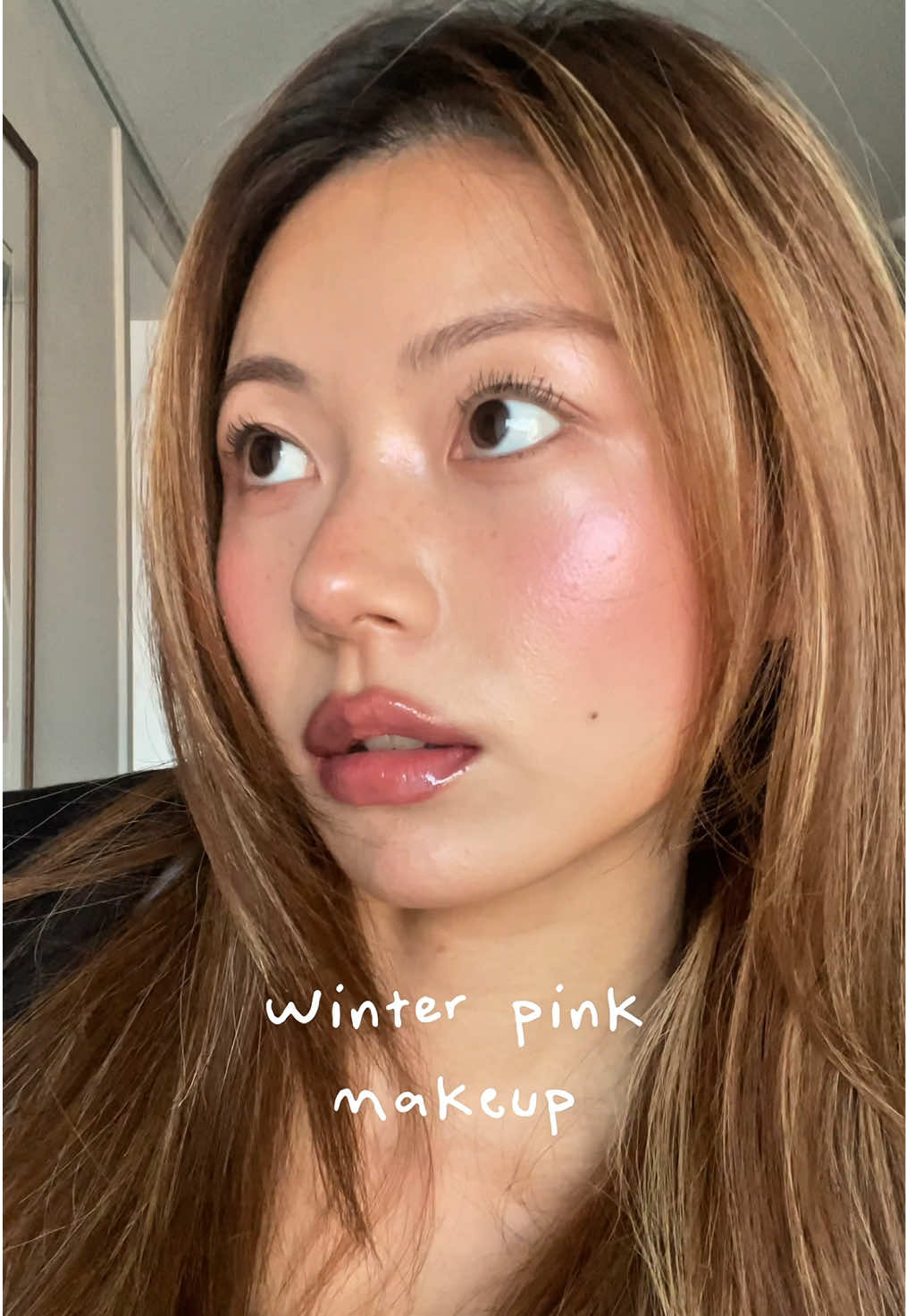 I love pink glow💕 <BASE> Skin & lab - comfort suncream @2aN Official - heart wearing liquid cheek 09 shinmering bebe Tense - concealer 2.0 tan beige @Makeup By Mario - softsculpt bronzing serum medium  Vdl - cheek stain liquid blusher 04 dear mauve  @2an - liquid highlighter (not for sales) @simihazebeauty - skin suede melting bronze balm oak @beaubble @Rudi Berry 🍓 freckle pen Lilybyred - pen liner natural 03 ash taupe  Rcma - no color powder Lilybyred - luv beam glow veil 01 @milkmakeup hydro grip setting spray <EYE> 3ce - multi eye color palette overtake @makeupforever artist color pencil endless cacao @etudeofficial curl fix mascara 04 Aou - all day mascara 02 <EYE BROWS> @Benefit Cosmetics always ready brow pencil 3.45 @Rare Beauty eye brow gel <LIP> @Katiejanehughes percision sculpture stylo chisel @beaubble @rudiberry lip stain rasberry jam @hince 힌스 - raw glow gel tint 08 rare @hince - raw glow dewy ball lilac dew #fyp #makeup #grwm #glowymakeup #kbeauty 