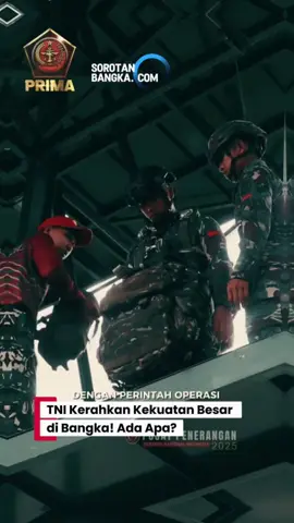 BANGKA — TNI mengerahkan 41.397 prajurit dari tiga matra dalam Latihan Terintegrasi 2025 yang digelar di Bangka Belitung. Latihan berskala nasional ini disaksikan langsung oleh Menhan Sjafrie Sjamsoeddin, Menteri ESDM Bahlil Lahadalia, Jaksa Agung ST Burhanuddin, Kepala BPKP M. Yusuf Ateh, dan Panglima TNI Jenderal Agus Subiyanto dari Titik Tinjau Desa Mabat. Latihan ini menjadi bukti soliditas dan kesiapsiagaan TNI dalam menghadapi ancaman, termasuk upaya melindungi sumber daya alam strategis bangsa. Selain simulasi tempur, TNI juga menampilkan operasi militer selain perang (OMSP), seperti penangkapan ponton ilegal dan perebutan cepat lokasi galian pasir di Bangka. Demonstrasi F-16, penerjunan ratusan personel, hingga penggelaran alutsista besar mempertegas mandat TNI sesuai arahan Presiden Prabowo: mengamankan aset nasional dari segala ancaman. #TambangIlegal #BeritaBangka #IndonesiaDefense #BeritaViral #updatebabel 
