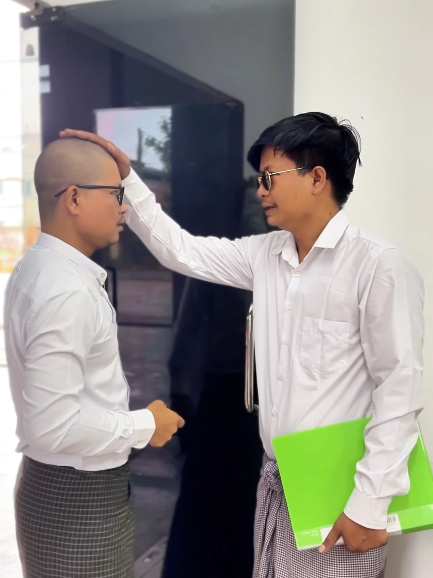 ဂျာကြီးနဲ့ကျော်ကြီးနေရာလဲတစ်ရက်နေလိုက်သောအခါ🤭🤣🤣🤣#fun #funny #foryou #fyp #comedyvideo #ရောက်ချင်တဲ့နေရာရောက်👌 #ပြည်တွင်းဖြစ်ကိုအားပေးပါ🇲🇲🇲🇲 #ဟာသလေးများ🤣🤣🤣 #tiktok #tiktokmyanmar