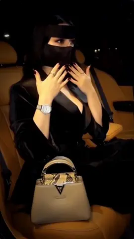 رايحه ادق خشم اصايل العتيبي وراجعه عشان باعتني برقع تقول برقع الصقر واكتشفت انه برقع البومه 