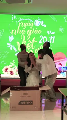 Cảm ơn các em Dalali đã tổ chức 20/11 cho chị và thầy Vũ Thế Đàm một ngày vô cùng ý nghĩa như vậy.  Và cũng cảm ơn tất cả mọi người đã xuất hiện, ở bên và đồng hành cùng Lan trong suốt chặng đường vừa qua. #ViNgocLan #livestreambanhang #livestream #xaykenhtiktok @Vi Ngọc Lan @Dalali Academy @Vi Ngọc Lan nói này nói kia @Vi Ngọc Lan thật thà 