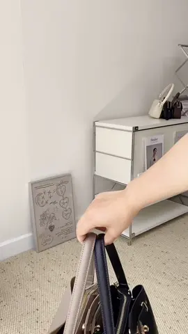 If you love clean, structured, wearable designs… this one might be your new favorite. #justmet #tiktokmalaysia #justmetbag #begwanita #handbagmalaysia #bagmalaysiacantik #womenbags #begcantik #begperempuan #malaysia 