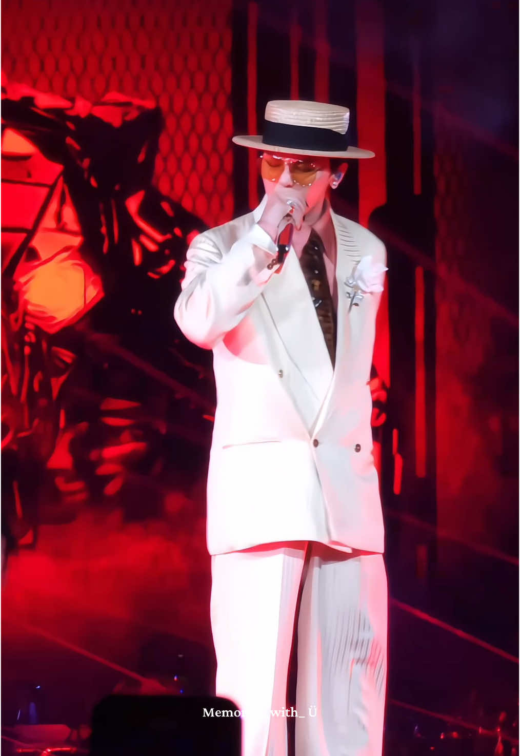 Mê cách ảnh bắt beat k trựợt phát nàoo ❤️‍🔥❤️‍🔥 #gdragon #ubermenschinhanoi #bullshit #gd #kwonjiyong #gdragonworldtour2025 