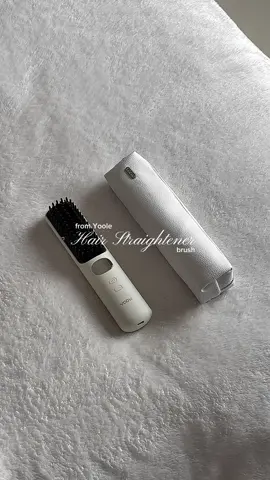 3 in 1 hairbrush! sikat macam guna sikat rambut normal but at the same time boleh keringkan and straightened rambut within 3mins 😍✨ #yoole #yoolehairbrush #electrichairbrush #hairbrush #hairstraightener 