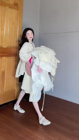 Sánh ngang cô dâu