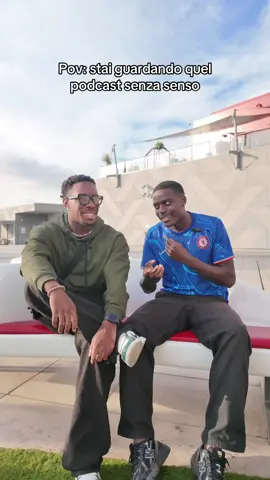 Sbaglio o nei podcast di oggi vengono dette solo cavolate?😭 #neipertee #andiamoneiperteee #commedia #divertente #virale  