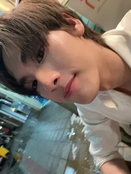 พี่ก็หฮักผมเป็นแค่น้องชาย