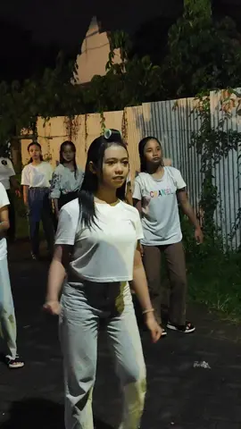 panggah sikecil sesssss😂@renaa😡  #karnavalkromasan #karnaval2025 #dancerkarnaval #karnavalsoundsystem #fyp 