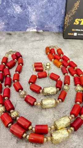 Show her love with our stunning African bead set! Necklace, earrings & FREE bracelet! Order now!