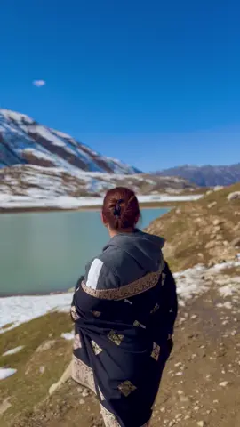 چلو آو قہقہہ لگاتے ھیں۔۔ ماضی کی تلخ یادوں پر۔ جھوٹے وعدوں پر۔ بے اعتبار لوگوں کے ۔ گھٹیا انسان پر کئے گئے بھروسے پر۔ اپنی نادانی پر۔ اپنی غلطیوں پر۔ اور سب سے بڑھ کر۔۔ ۔ ۔ ۔ ۔ ۔ ۔ ۔ ۔ اپنے مخلص ھونے ہر❤️‍🩹