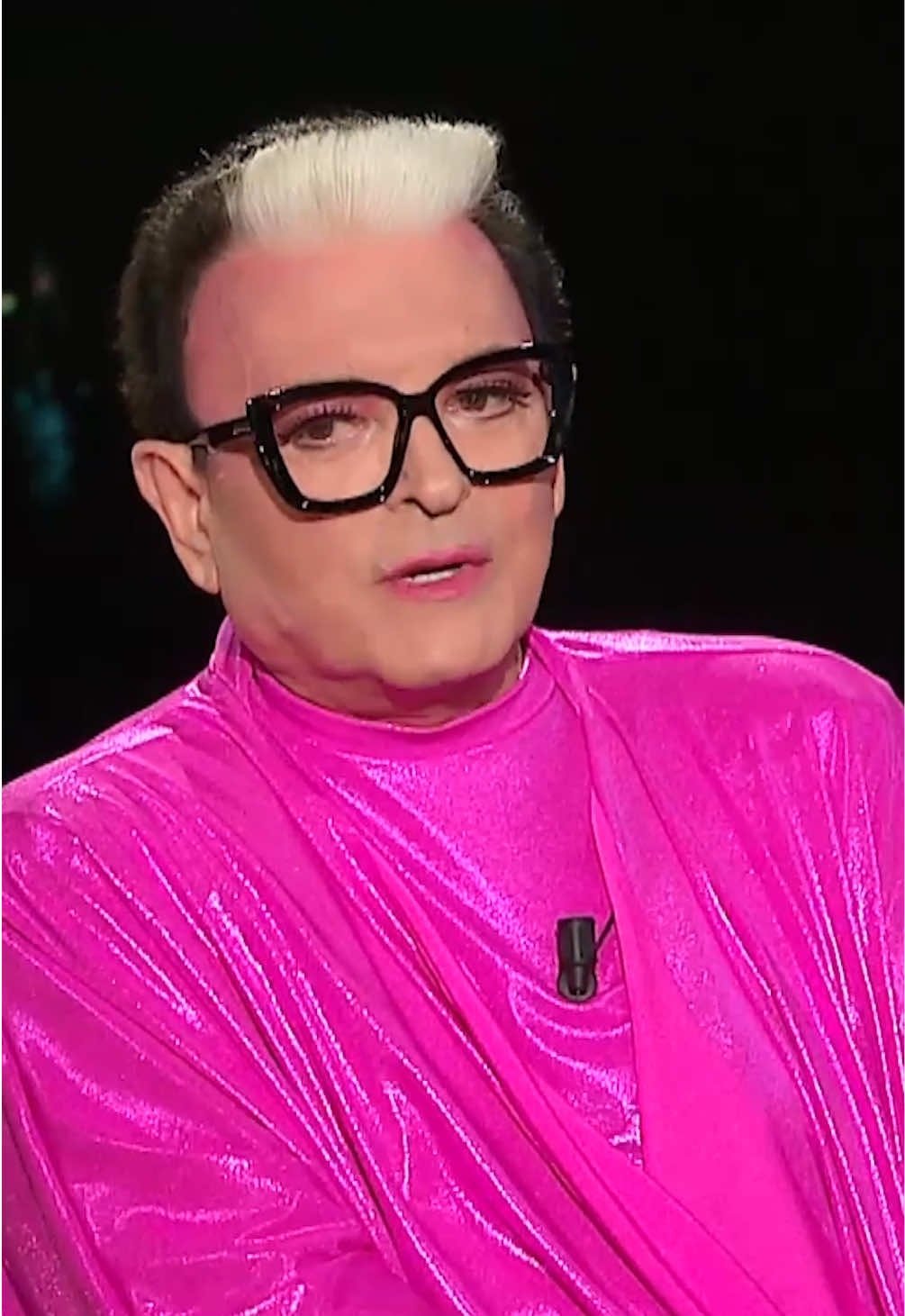 Alzi la mano chi vorrebbe andare al mercato con la Zia Malgi 🙋🏻‍♂️🍅✨ Lei si incanta davanti ai pomodori… noi davanti a lei. #Belve ogni martedì in prima serata su #Rai2 e #RaiPlay!  #davedere #cristianomalgiolio 