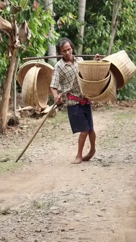 Saat di tanya kenapa perutnya di ikat. abah sudaha menjawab 