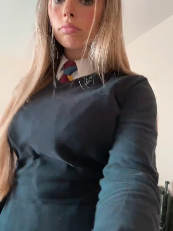 #fyp #school #schooluniform #scottishuniform #scottish #british #chav #ukgirl #tights #uk #ukteen #skirt #fypシ゚