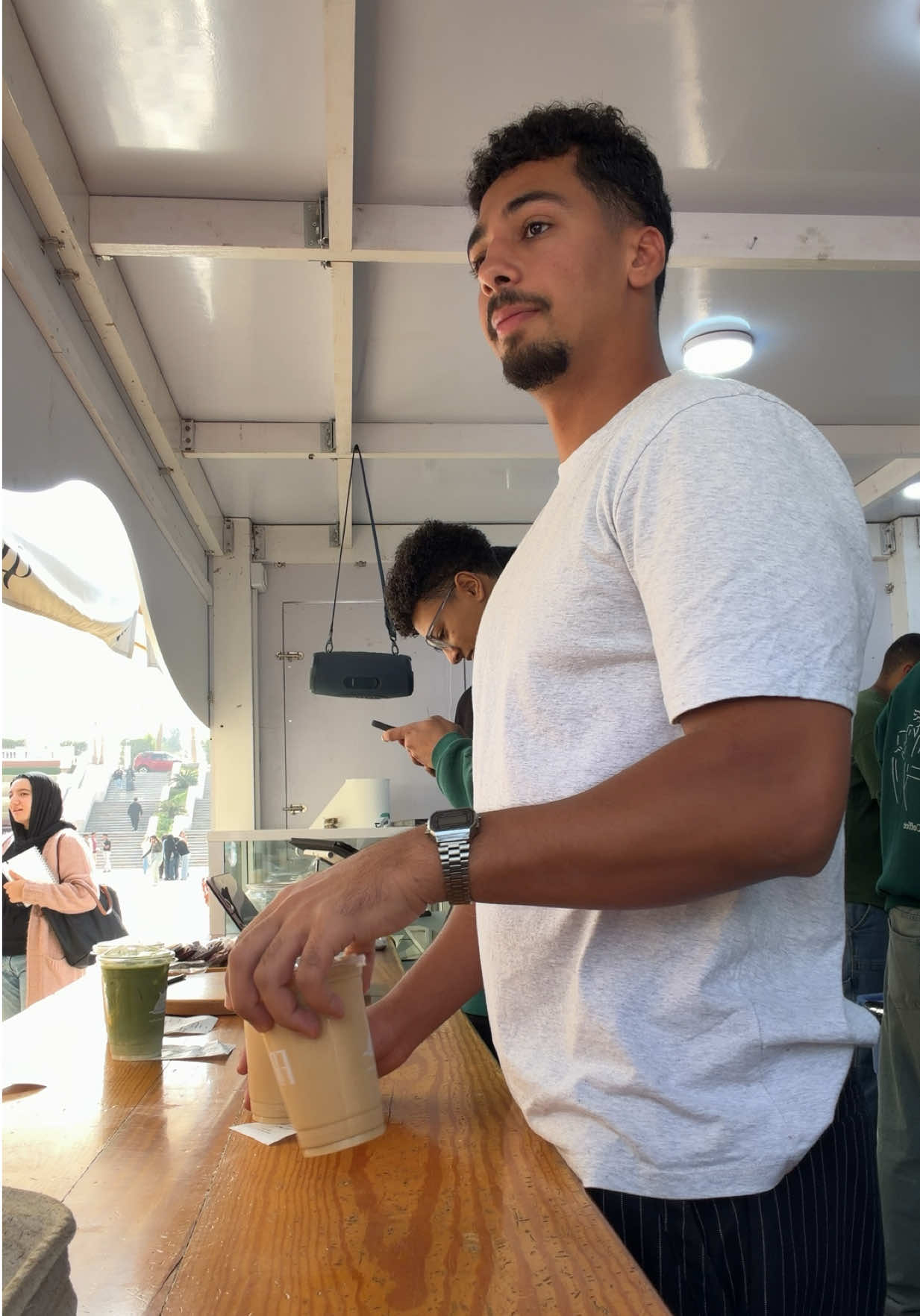 Love people love coffee🤍#foryou #bue #fyppppppppppppppppppppppp @FRÍO CAFÉ 