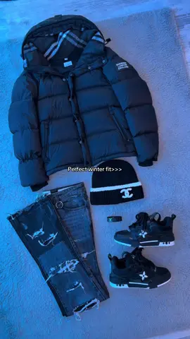 ☝️✨ #flaredjeans#outfitinspo#fyp#goviral 