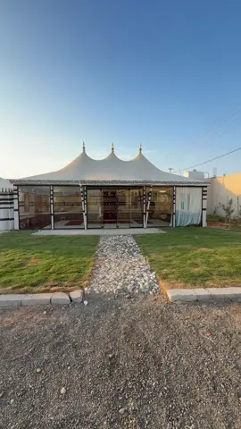 خيمة التميز تصميم فاخر بخامات قوية توفر ثبات ومتانة عالية، مثالية لأجواء البر والمناسبات بجودة تليق باسم عبق البادية#بيوت_شعر #عبق_البادية #خيام #خيمة 