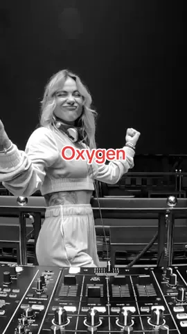 Oxygen will be out on December 5th. Your support means the world — grab your pre-order now. Link in bio. 🖤 #newmusic #melodictechno #progressivehouse #techno #newsong 