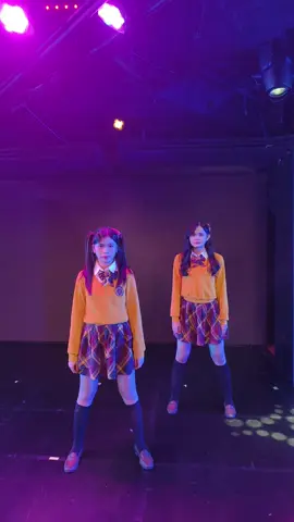 diajakin @indahjkt48 joget ini 😘😘