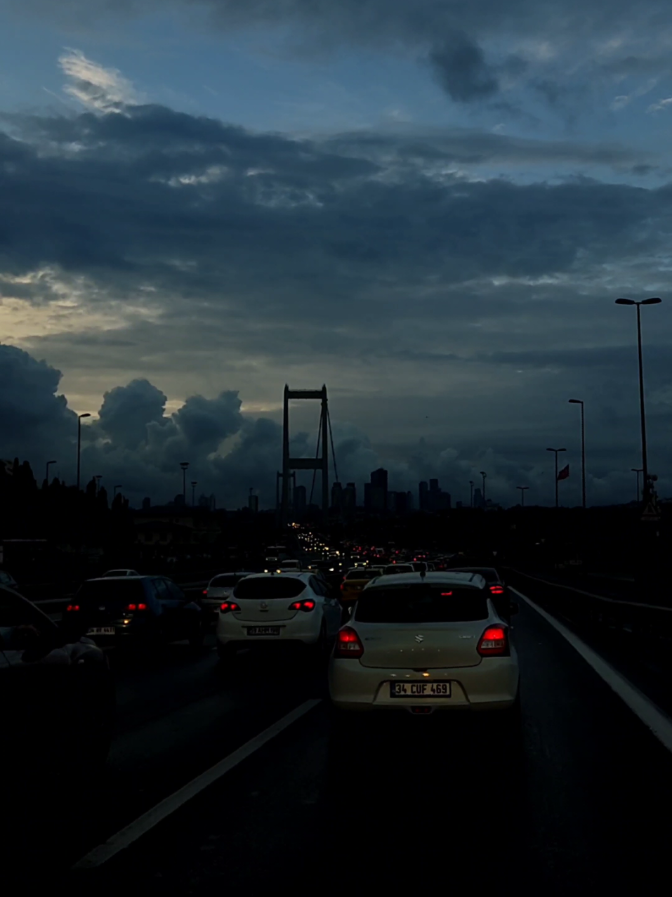 “Gitsem Ayrılık Kalsam Yalnızlık“ #istanbul #goodnight #night #sunset #fypage 