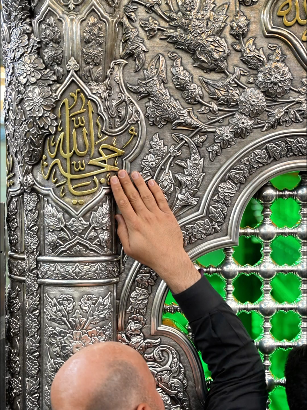 عندَ شباكِ الإمامِ الحسينِ (عليه السلام) تنطقُ الدموعُ بما يعجزُ عنهُ القلب #ابا_الفضل_العباس #خدمة_الحسين_شرفاً_لنا #زيارة_الامام_الحسين #السيدة_زينب #لبيك_ياحسين #زيارة_الحسين #قمر_بني_هاشم #الامام_علي #السيدة_فاطمة_الزهراء #فاطمة_الزهراء #ترند_تيك_توك #اكسبلورexplore #ريلز_explor #الامام_الحسن #الامام_الصادق_عليه_السلام #الامام_الحسين_ع #دعاء_كميل #كربلاء #الامام_الحسين #العتبة_الحسينية_المقدسة