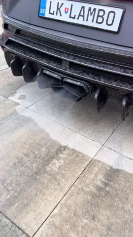 No coment 🫶👍🏻🇸🇰😀#lambo #moto 