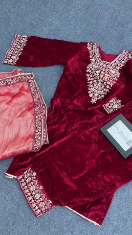 #lockerchronicles #kurthaset #pakistanikurthiset 