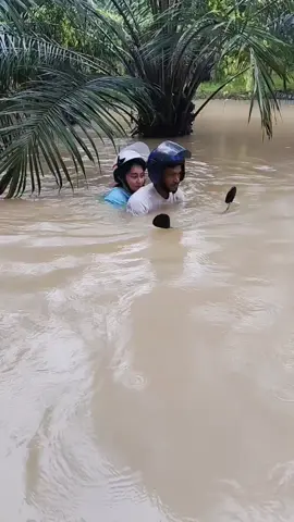 น้ำท่วม#ทุ่งใหญ่หวานเจี๊ยบบบ😛 