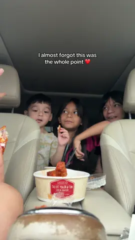 You will always find us eating in parkinglots lol #family 