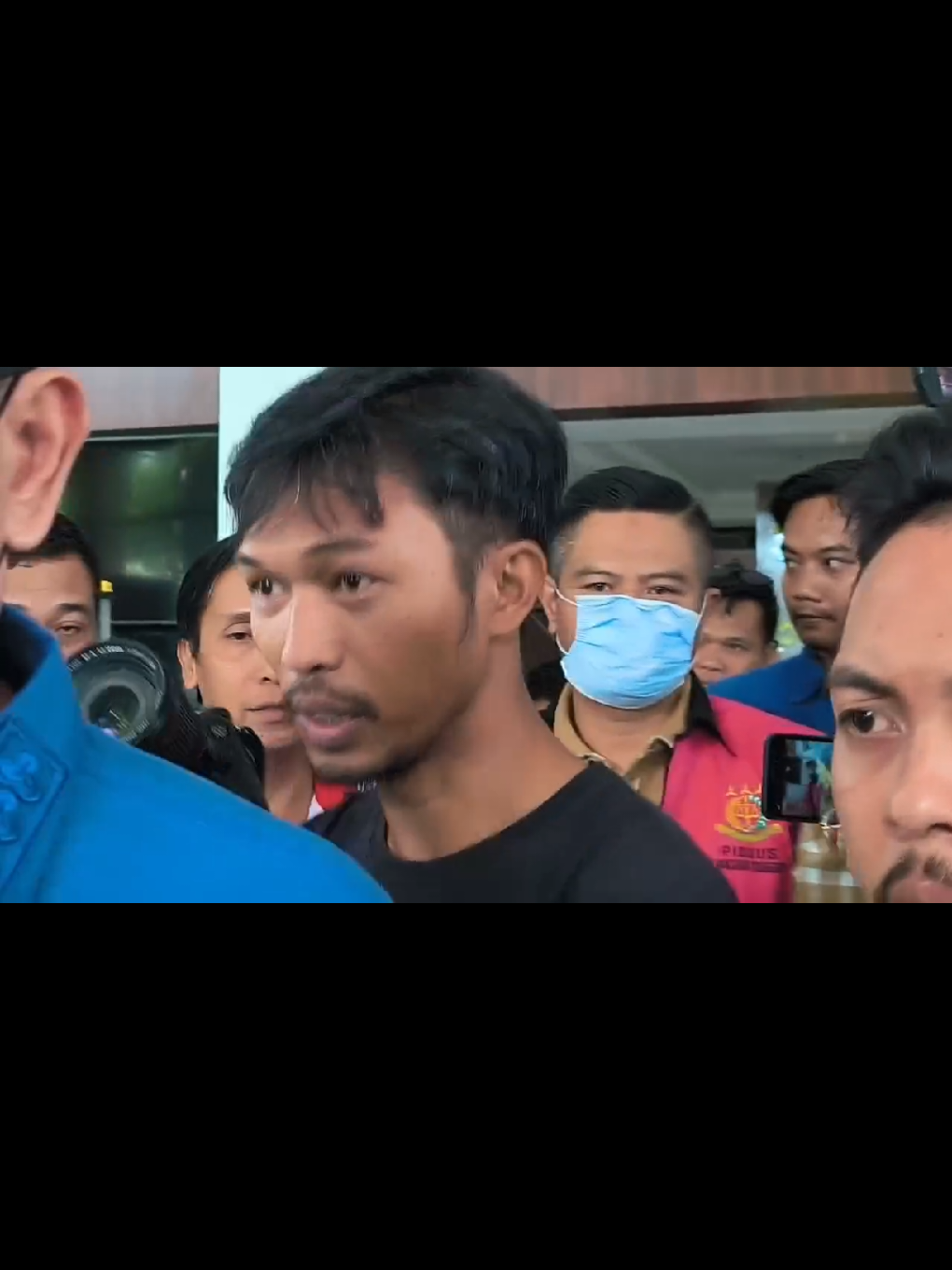 Kejati NTB menetapkan dua tersangka dalam kasus dugaan korupsi DPRD NTB.  Keduanya ialah IJU dari Partai Demokrat dan MNI dari Partai Perindo.  #fyp #ntb #kejagung #korupsi 