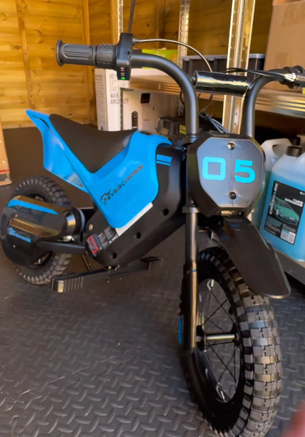 Kids are going to LOVE these Evercross electric dirt bikes 🔥 #kidsbike #electricbike #giftideas #blackfriday #tiktokmademebuyit 