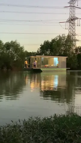 Một mái nhà thuyền, một dòng sông lặng… đủ để trái tim tìm lại sự dịu dàng đã quên #yeunhalapghep #nhathuyen #binhyen #trensong #ngoinhamouoc 