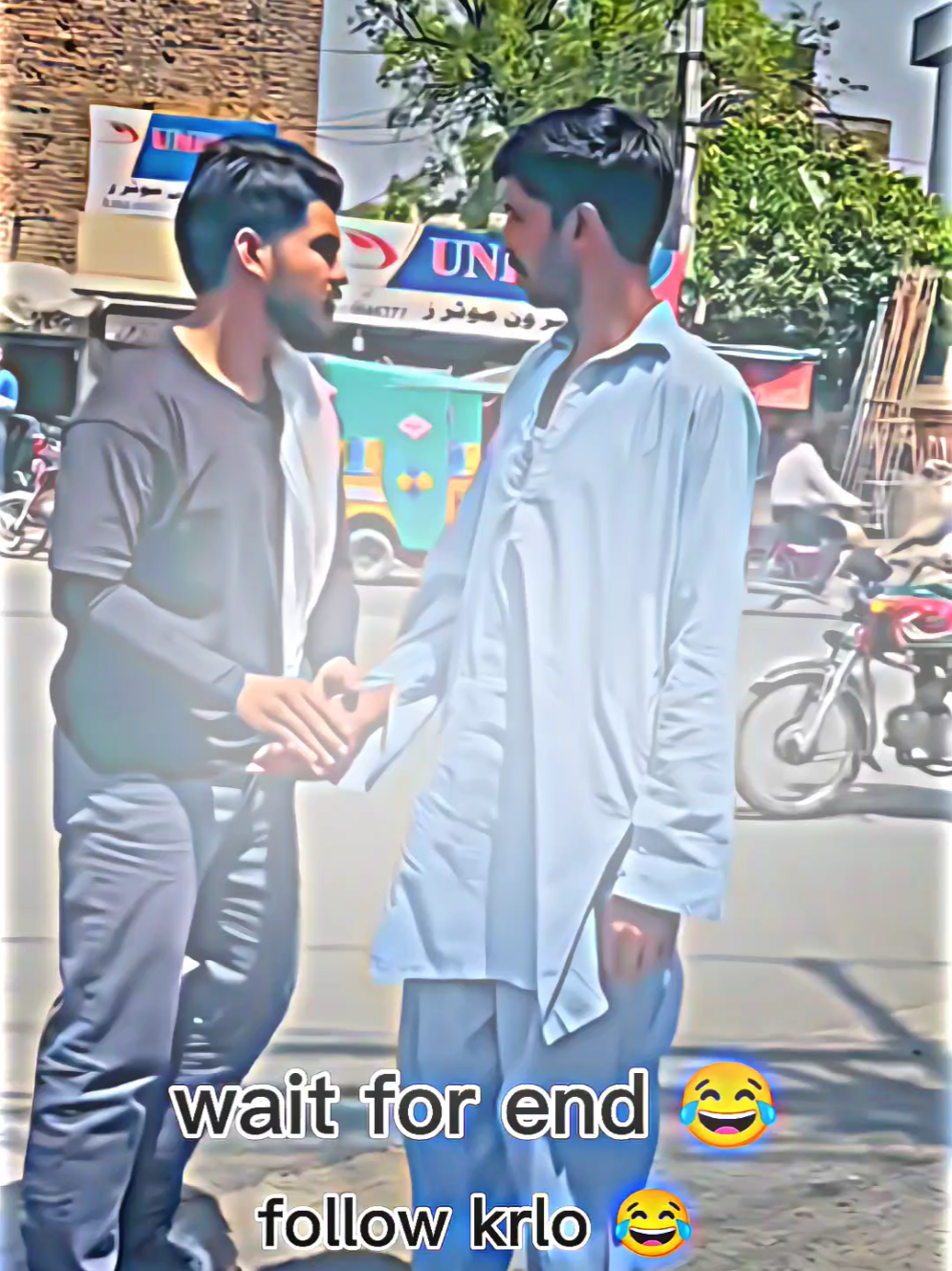 Tatti hand funny prank 😂  . . #fyp #funnyvideos #viralvideos #foryoupageofficial #trending 