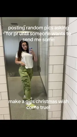 help a girl out please 🙏🥹❤️ i’ll save any pr for a big christmas vid🎄🎁💝 tag any brands! #blowthisup #viral #smallcontentcreators #pr #unboxing @Peach & Lily @Revlon Cosmetics @MrBeast @Dove Beauty & Personal Care @Crumbl @Bath & Body Works @KISS Lashes @Bubble Skincare @e.l.f. Cosmetics @KISS @LA COLORS Cosmetics @The Ordinary @Coach @ColourPop Cosmetics @Color Wow Hair @milkmakeup @NYX Professional Makeup @Makeup By Mario @Fenty Beauty @Wander Beauty @Beauty of Joseon @@essence.cosmetics @Fenty Skin @Gap @Isla Essence Cosmetics @JD Women @laneige_us @Mikayla Nogueira @NARS Cosmetics @Rare Beauty 